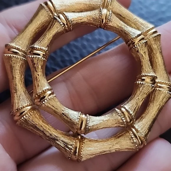VTG Monet Gold Bamboo-Inspired Brooch - Picture 5 of 9